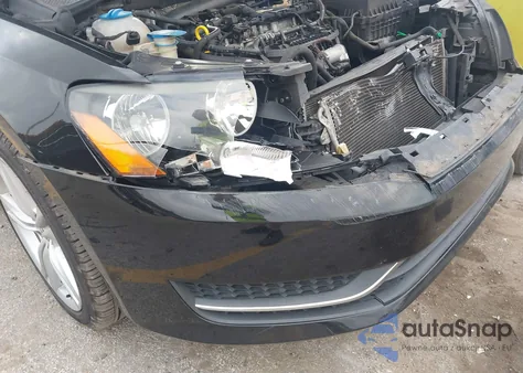 2014 Volkswagen Passat 1.8T Se z USA, uszkodzony, nr VIN 1VWBS7A31EC029692